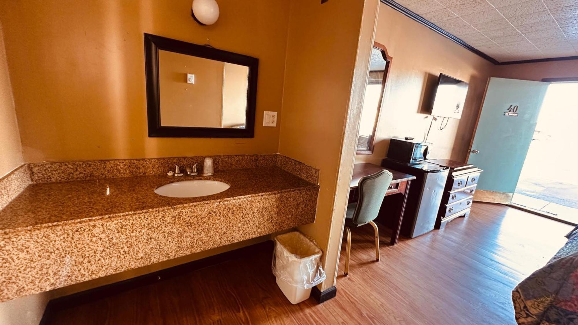 Currys Motel By Oyo Saginaw Mi Zewnętrze zdjęcie