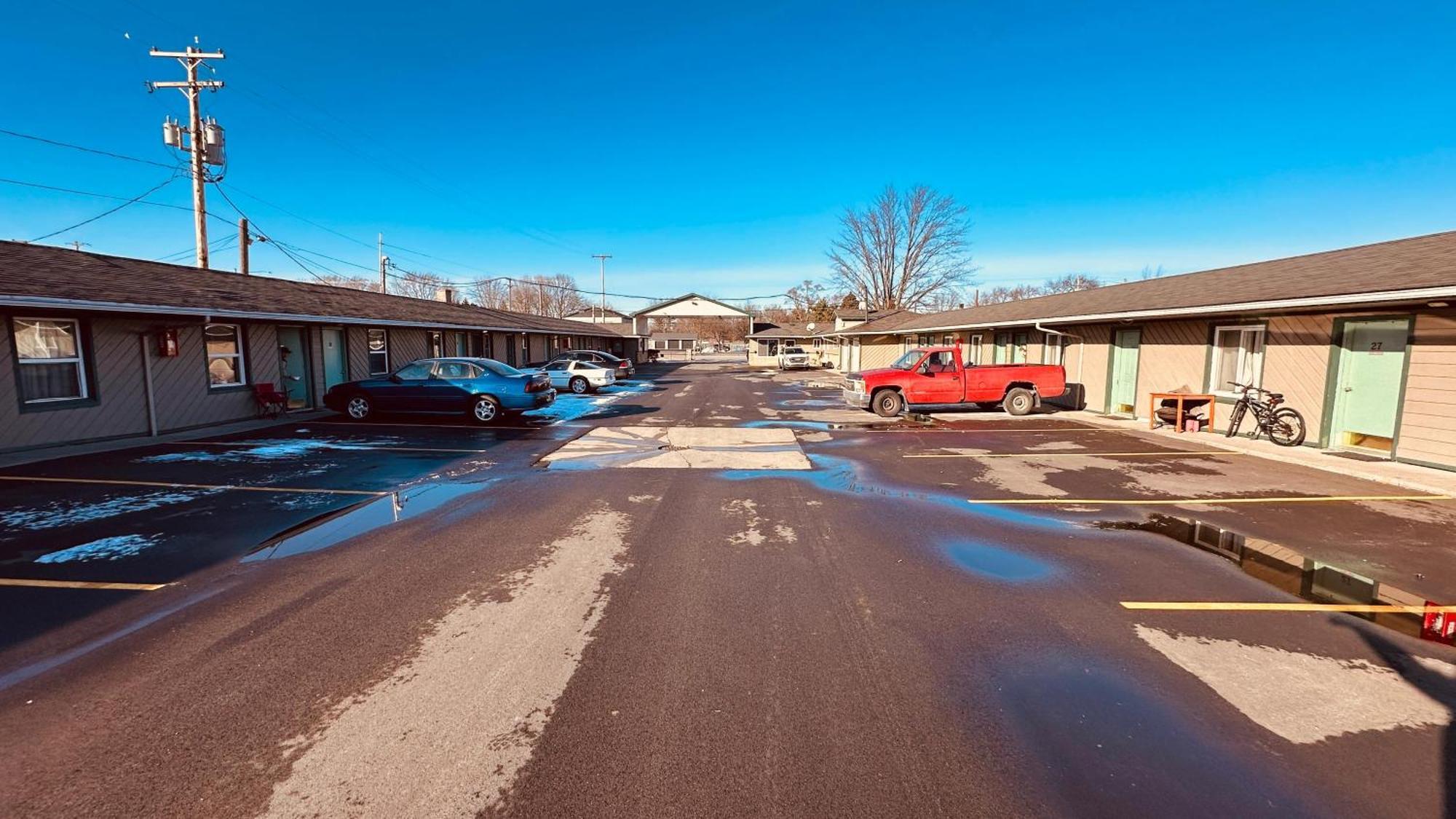Currys Motel By Oyo Saginaw Mi Zewnętrze zdjęcie
